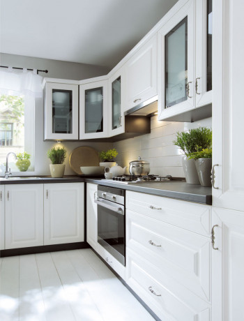 White Fitted Kitchen OLDER FL Classic